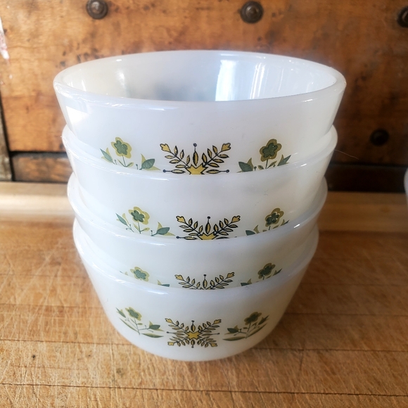 Fire King Meadow Green 5" bowl. Rare set of four! - Picture 3 of 8